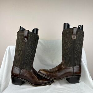 Brown Leather Cowboy Boots With a Western Vibe Size 8 D